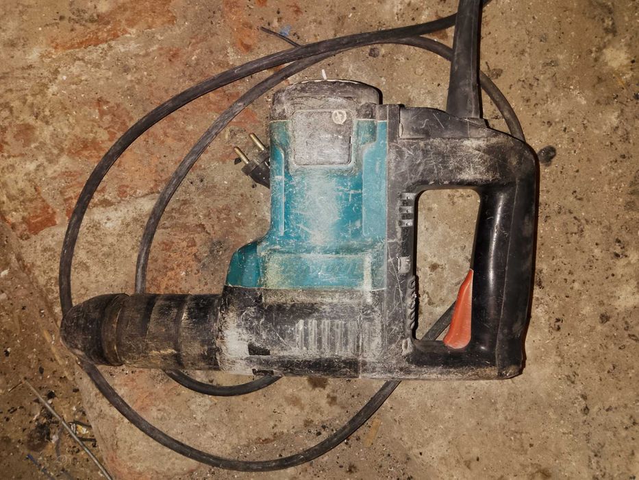 Młot udarowo-obrotowy Makita HR3000C