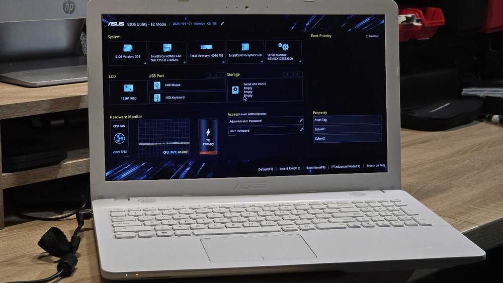 Laptop Asus R541U: Intel Core i3 6006U / 4GB / MX920 nvidia