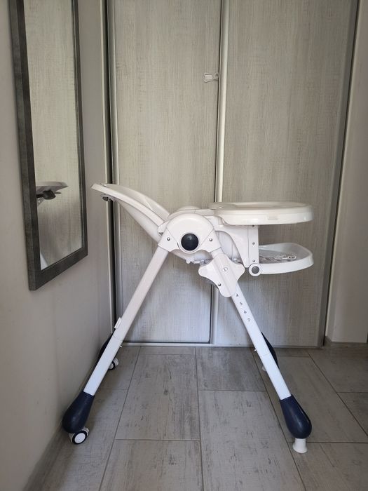 Fotelik do karmienia marki Smiki