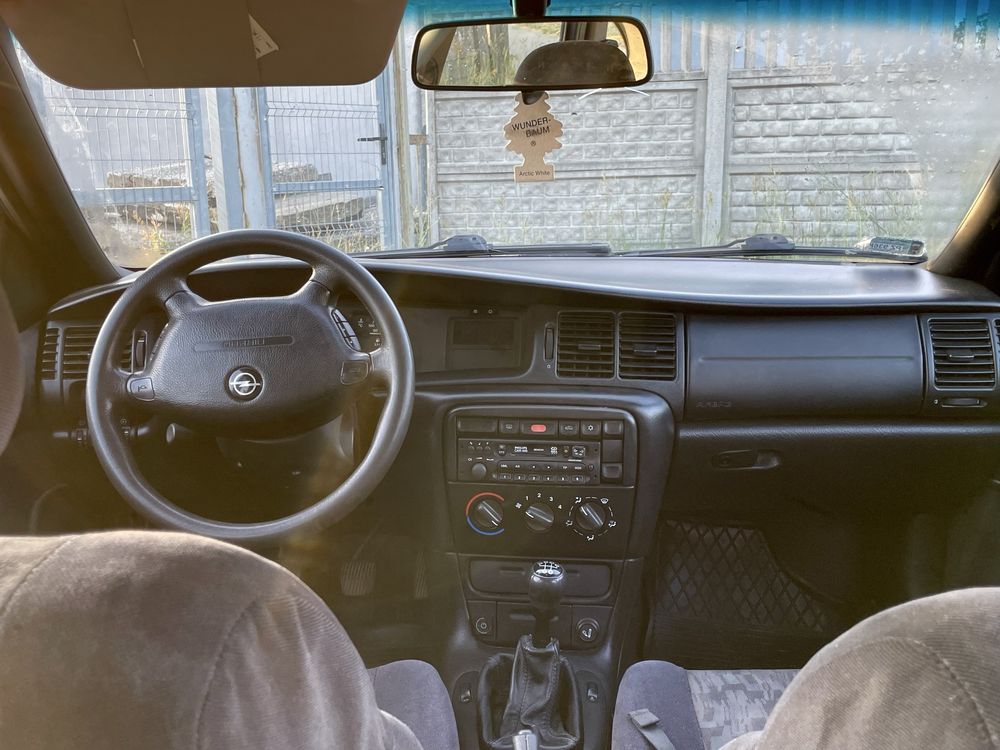 Opel Vectra B 1.8 LPG dobre auto