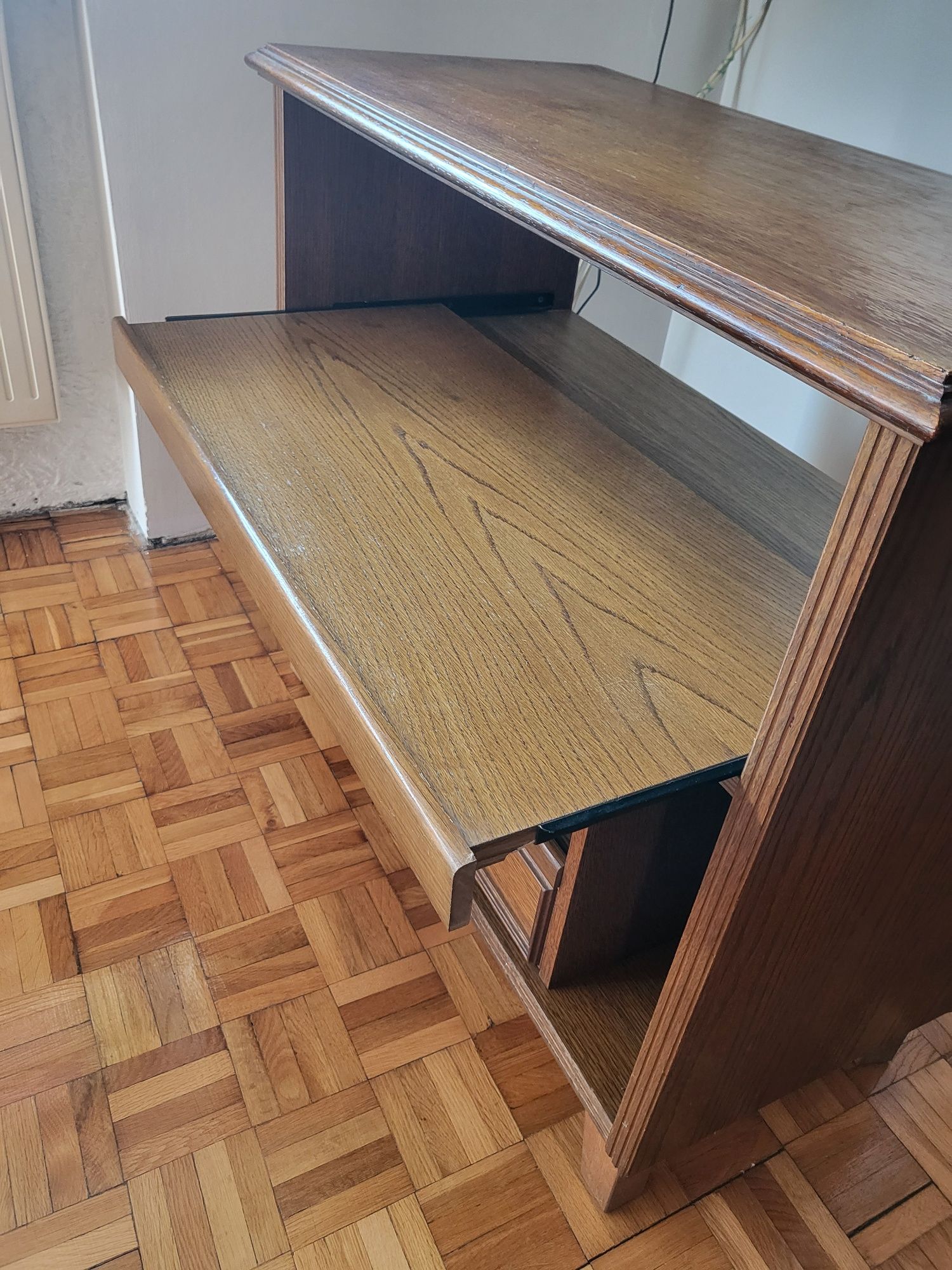 Szafka pod telewizor i biała do pokoju
