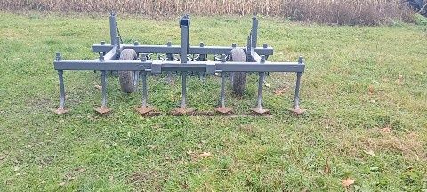 Продам крепучий культиватор з тяжкими тракторними боронами.