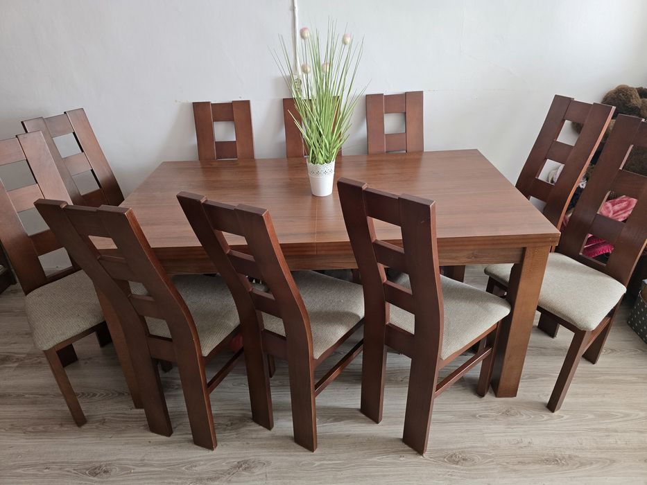 Stol  rozkladany 160x200x240 szer 90 plus 10 krzesel