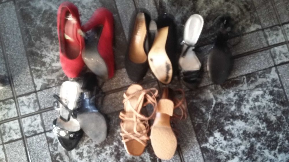 Sapatos e sandálias