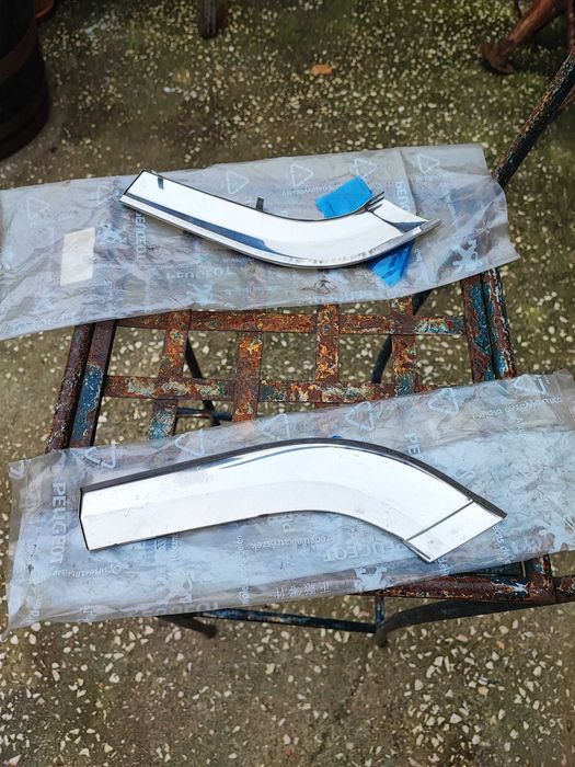 - Peugeot 605 (restyle) frisos