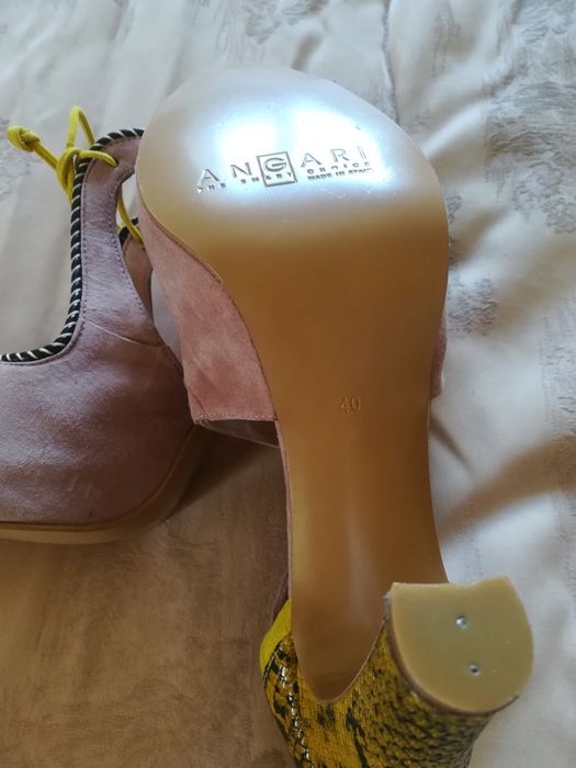 Sandalias da marca ANGARI