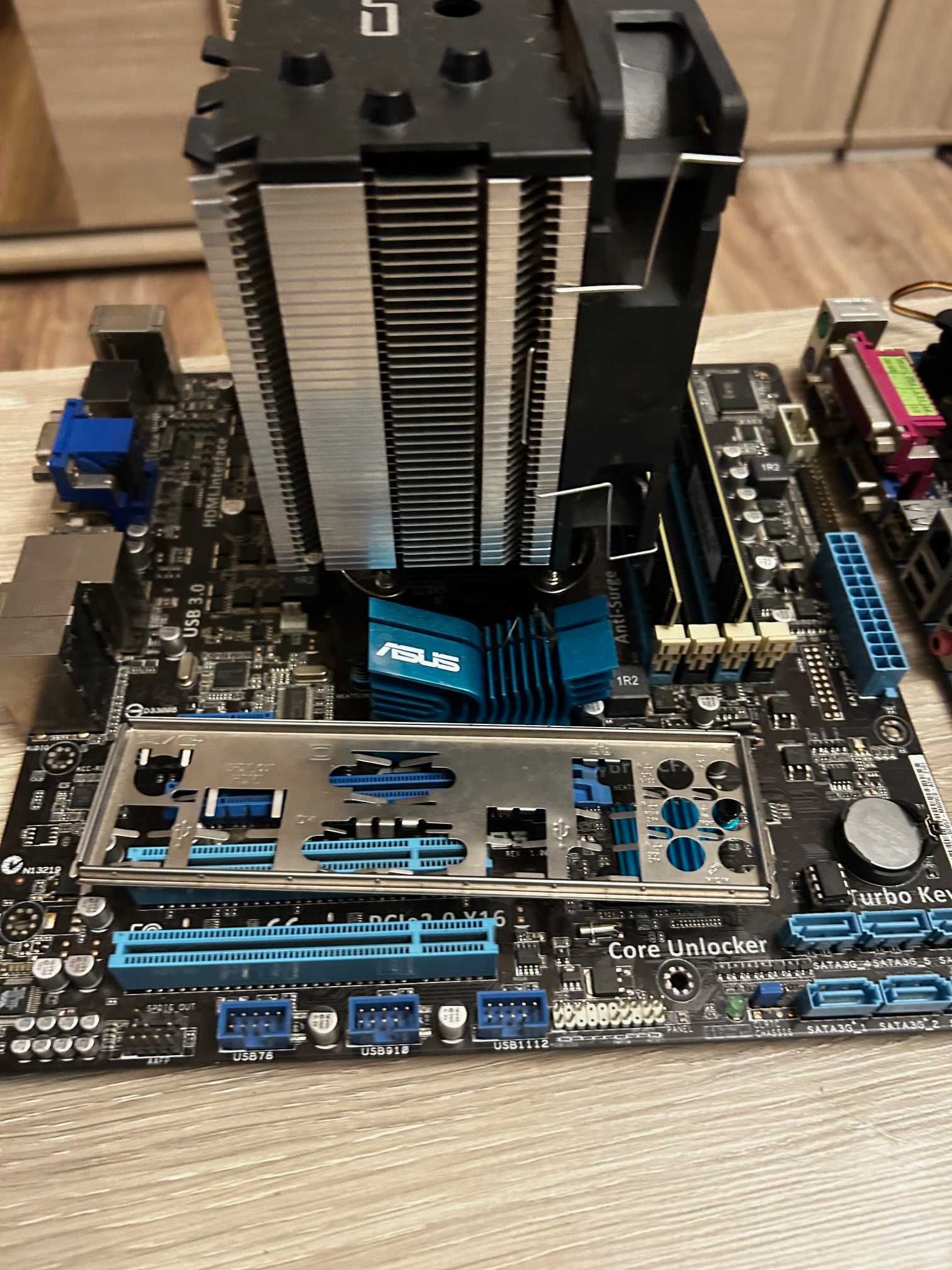 ASUS M5A78L-M/USB3 + PROCEK AMD FX8350 + ram ddr3 16gb/1600mhz