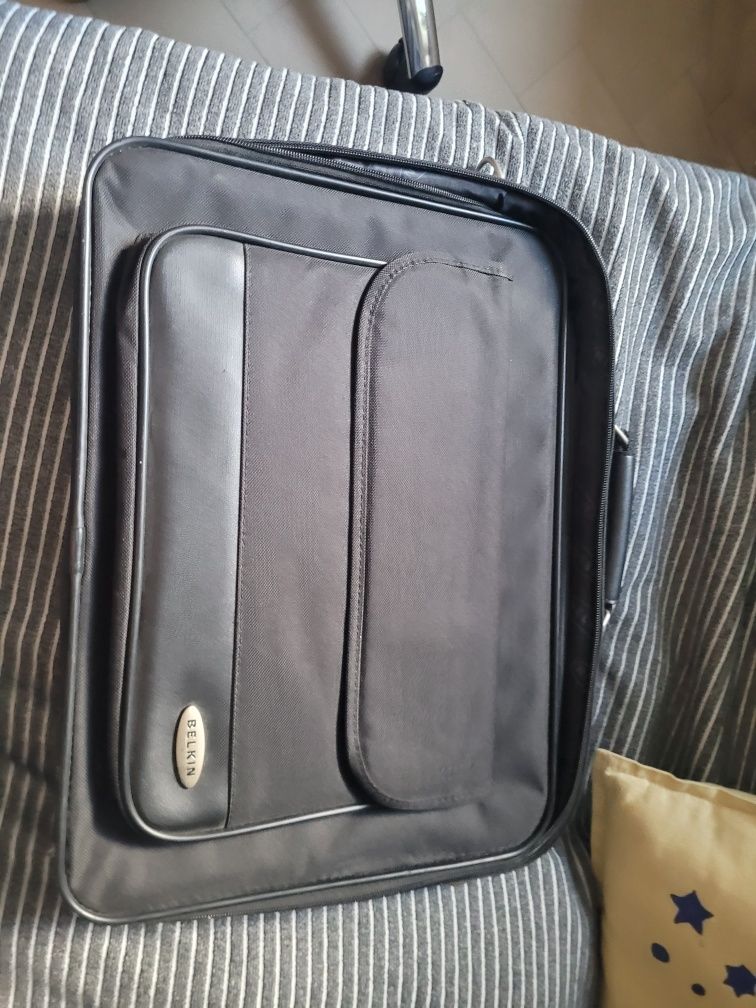 Torba na laptopa marki belkin