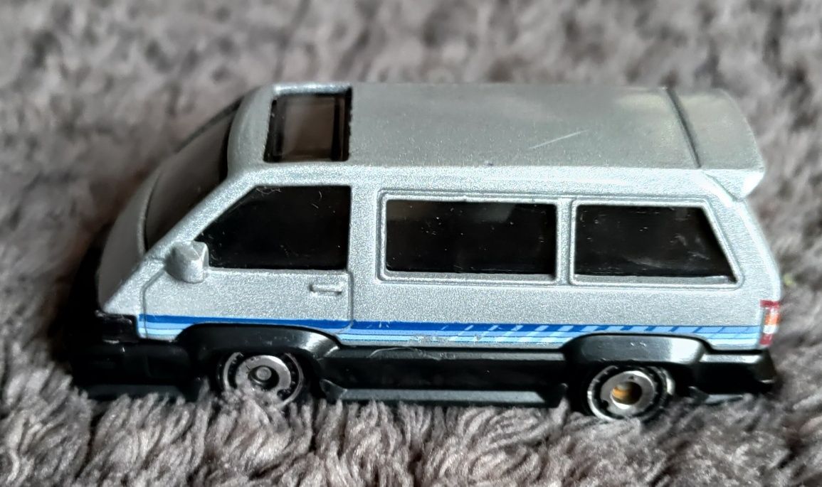 Auto samochód samochodzik 1986 TOYOTA VAN