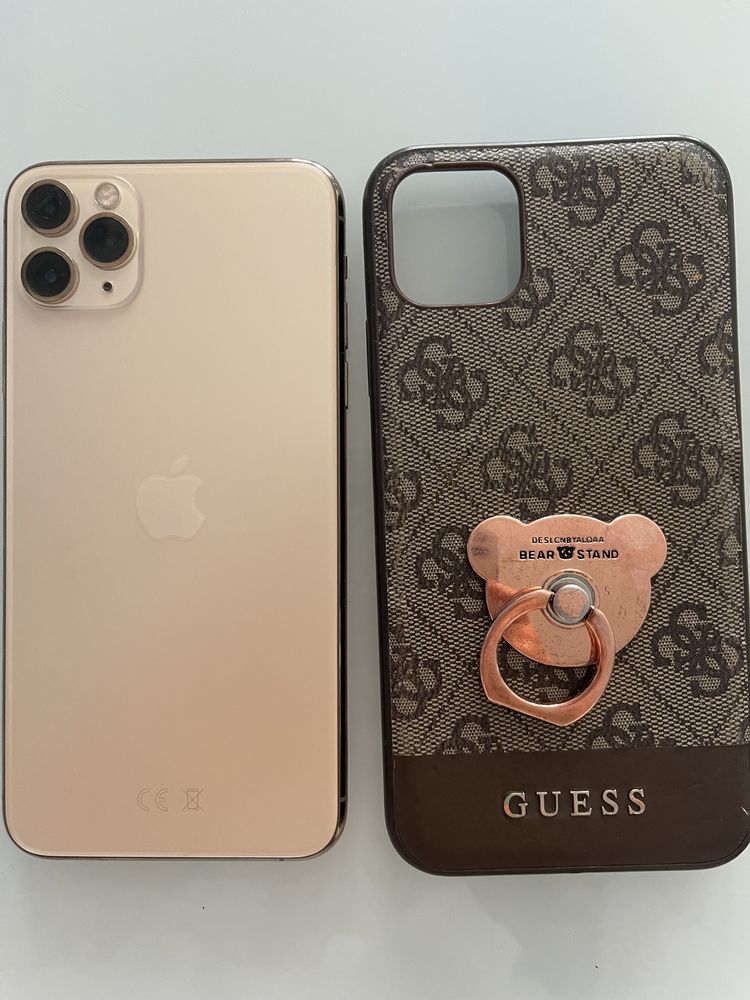 Iphone 11pro max plus etui case  guess