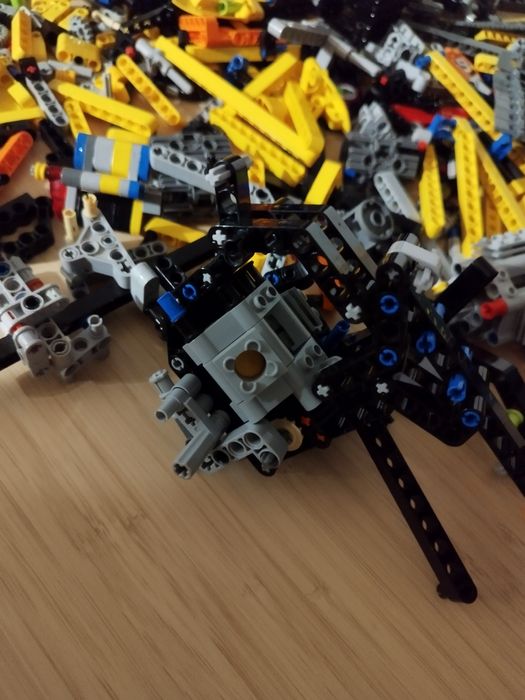 LEGO Technics kilka 1.7 kg - zestawów