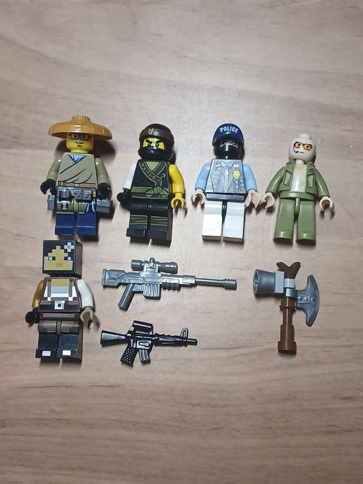 Ці 5 фігурок з різних колекцій. За все 300 грн