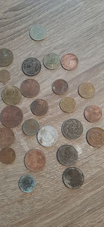 Монети продаю різні