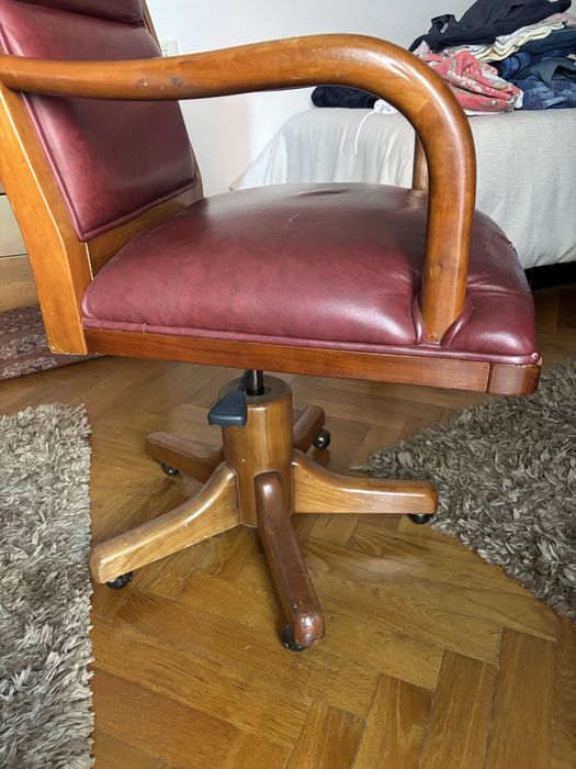 Cadeira escritório madeira, excelente qualidade