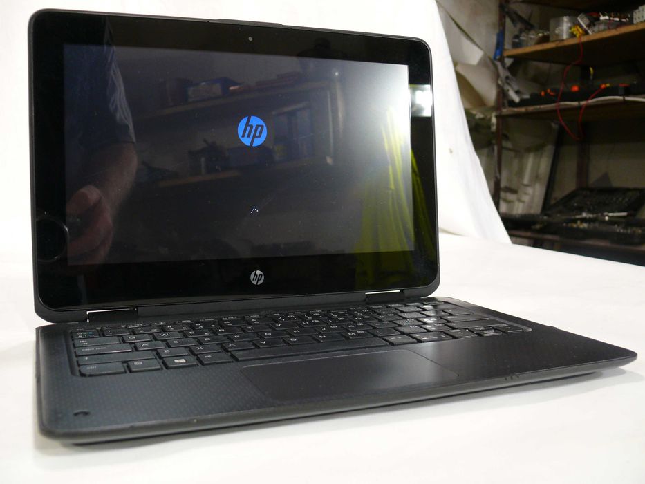 Laptop HP X330, Dysk SSd, 4 rdzenie, Ekran dotykowy, BIOS 2024 r.