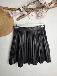Czarna krótka plisowana spódnica z eko skóry modna Topshop 38 10 M