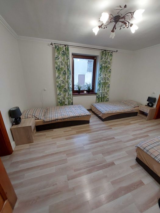 Tanie noclegi, Pokoje pracownicze