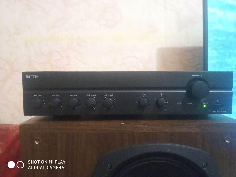 Уселитель с винтажными колонками