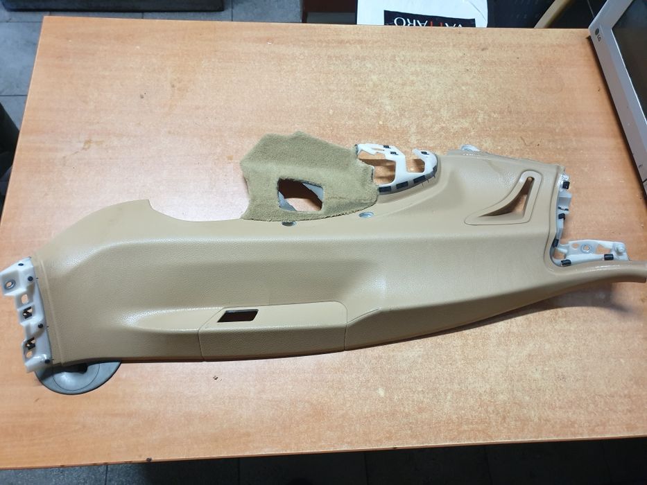 Panel słupka lewy prawy beżowy Porsche Panamera 970