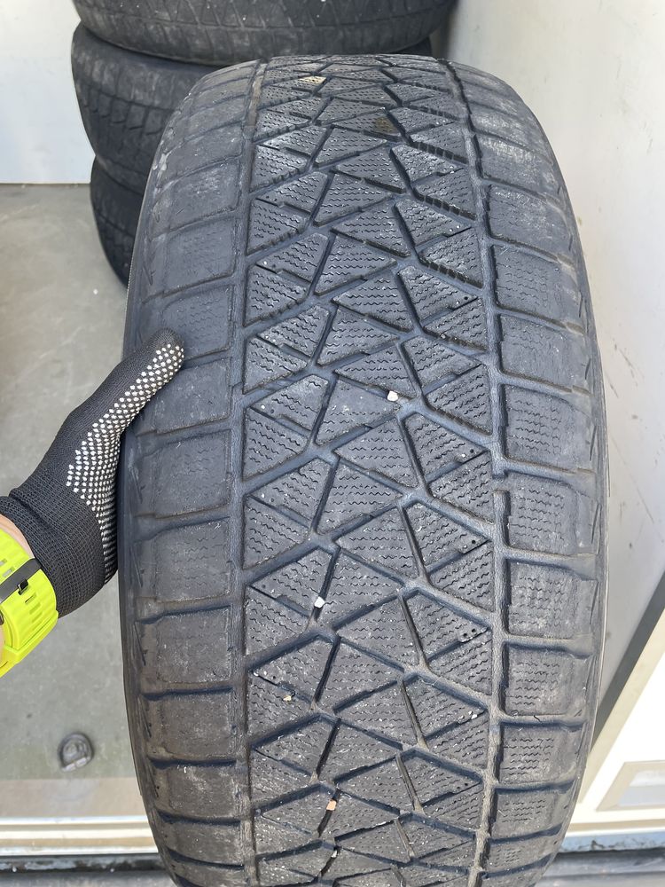Шини Bridgestone Blizzak DM-V2 245/55 R19