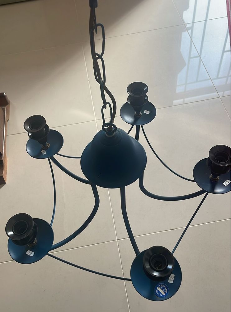 Candeeiro de teto azul petroleo
