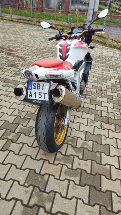 Aprilia rsv 1000 tuono