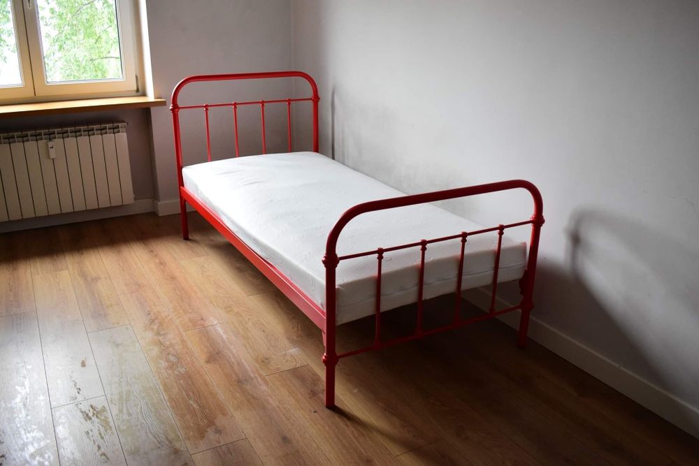 Łóżko metalowe industrial