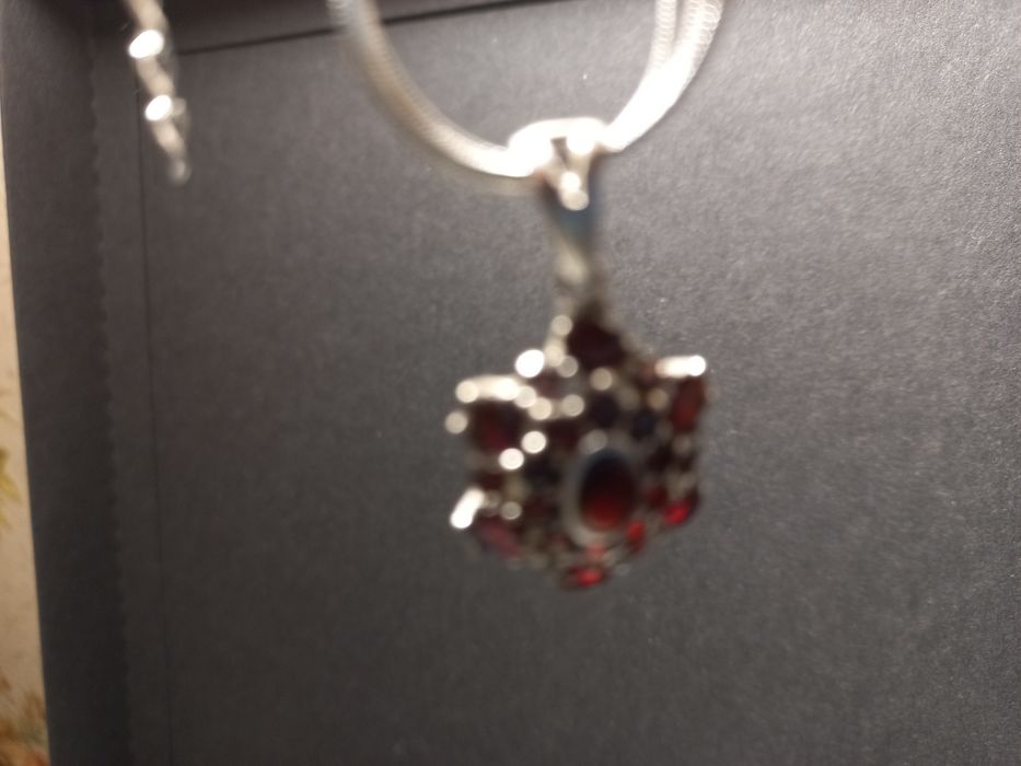 Підвіска срібло з гранатом