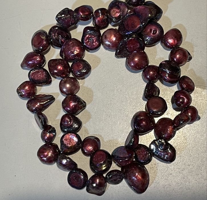 Намистини з натуральних перлів у стилі бароко