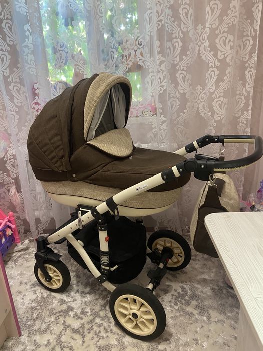 Продам коляску Adamex