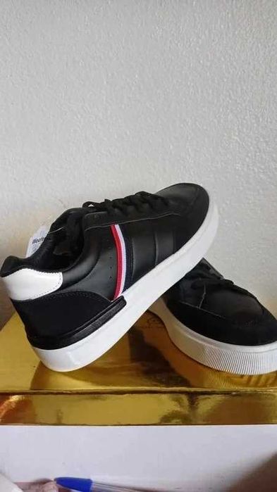 Sapatilhas Homem - Preto - 44 - Novas!!