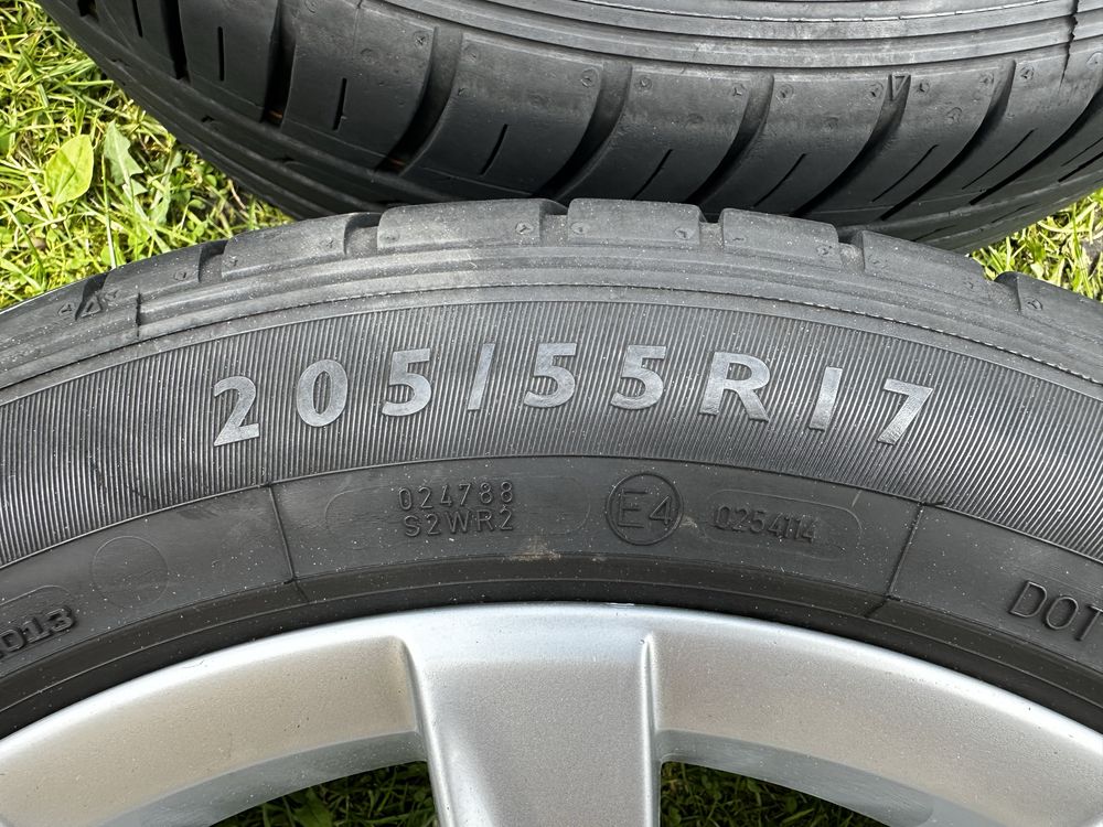 Felgi z oponami Dunlop SP Sport FastResponse 205/55 R17 5x112 57.1