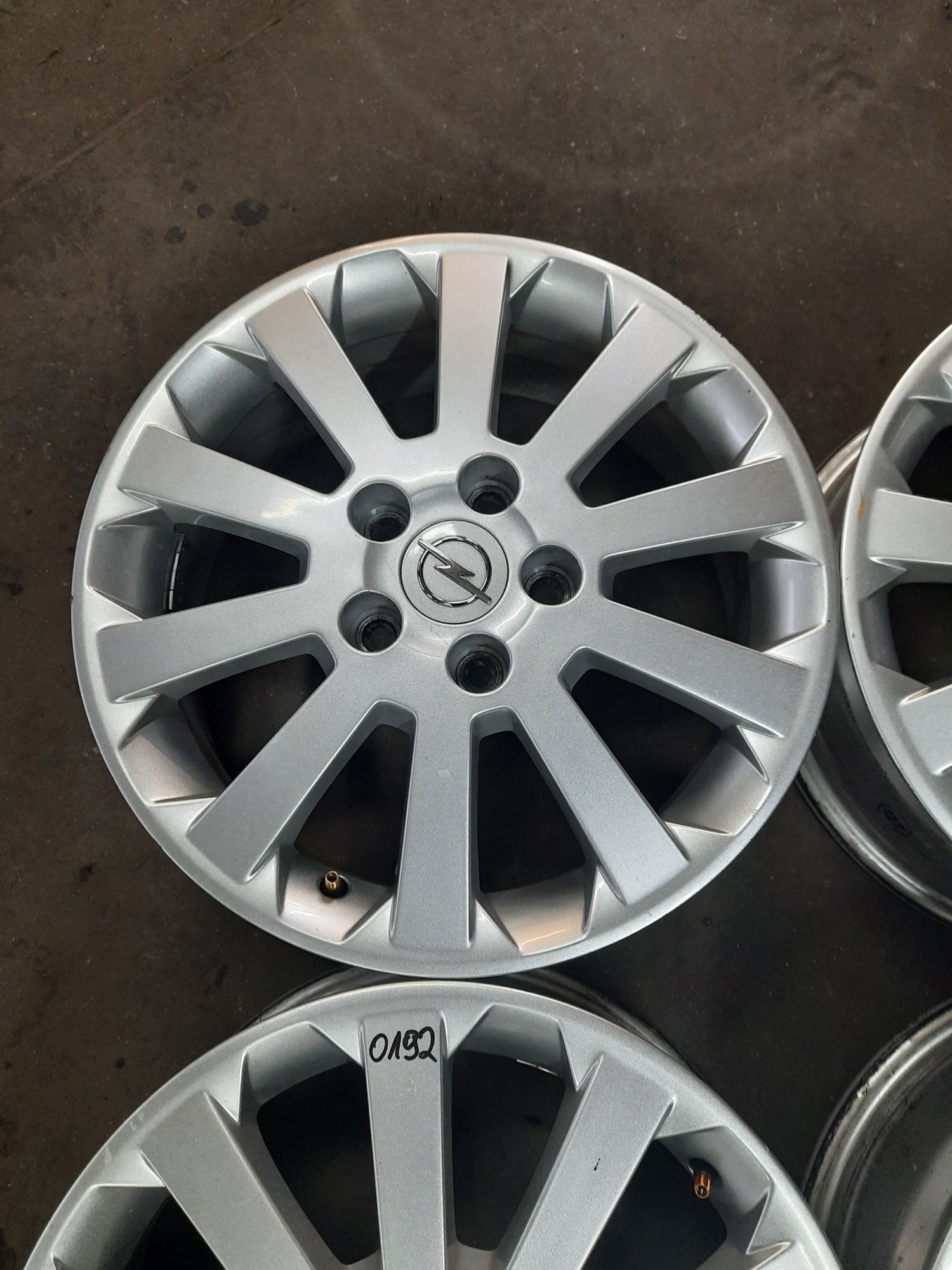 (0192) Felgi 16" 5x110 ET 49 6j - Opel