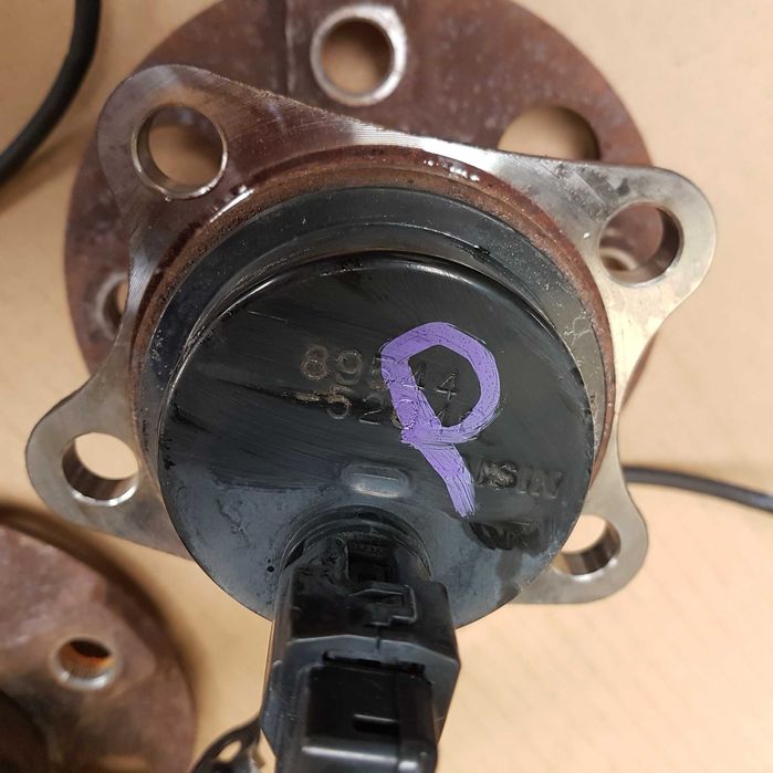 osłona błotna kotwiczna piasta abs tarcze hamulcowe klocki yaris 06-21