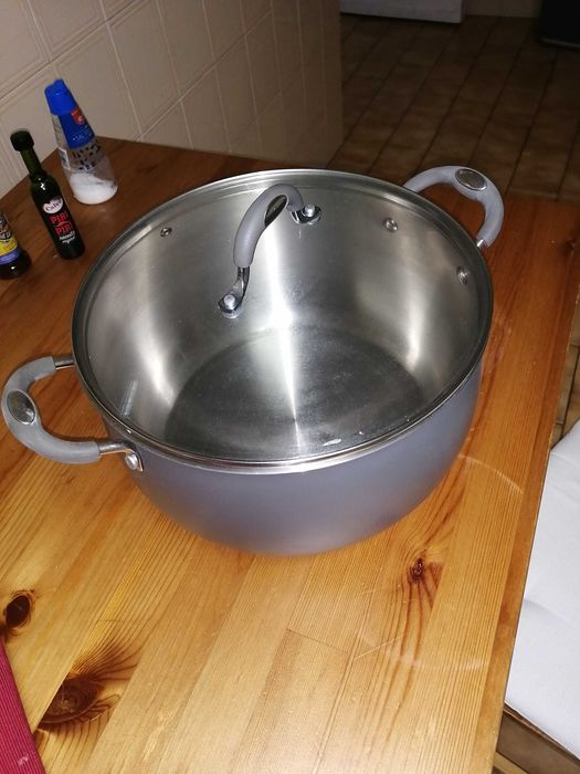 Oportunidade! Panela GRANDE, NOVA e NUNCA USADA!