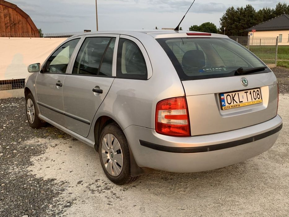 Skoda Fabia Pierwszy właściciel Salon PL klimatyzacja czujniki parkowania itd