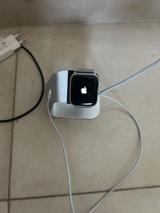 Apple Watch Series 5 – 44 mm – Alumínio – GPS