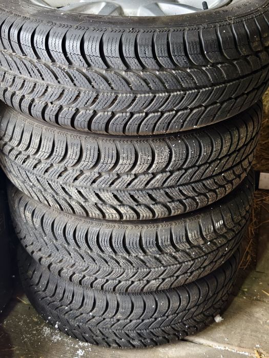 Alufelgi 15 4x114,3 z oponami zimowymi Dębica Frigo   195/65/r15