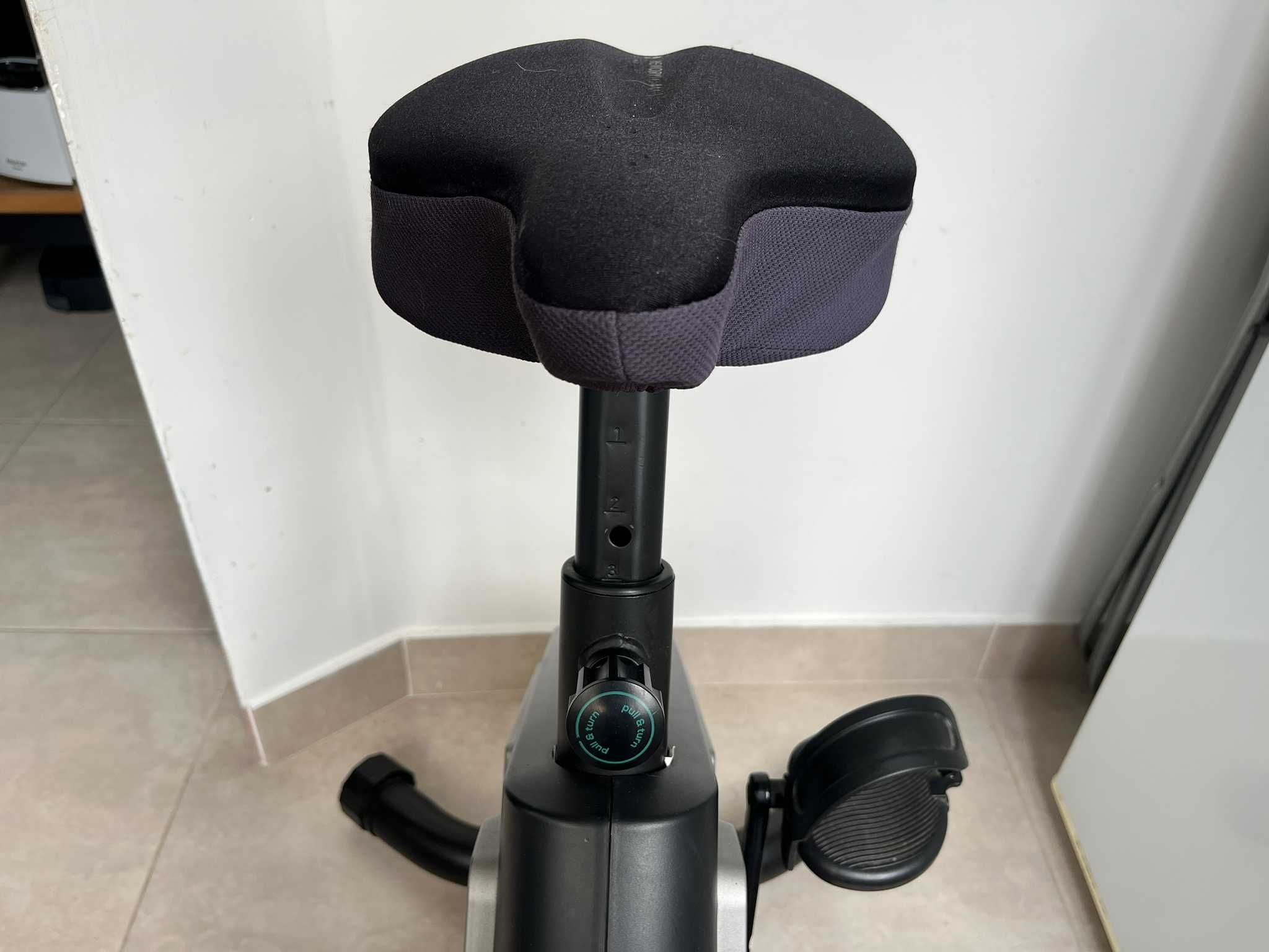 Bicicleta Estática Decathlon - Modelo Domyos Essential 2 04