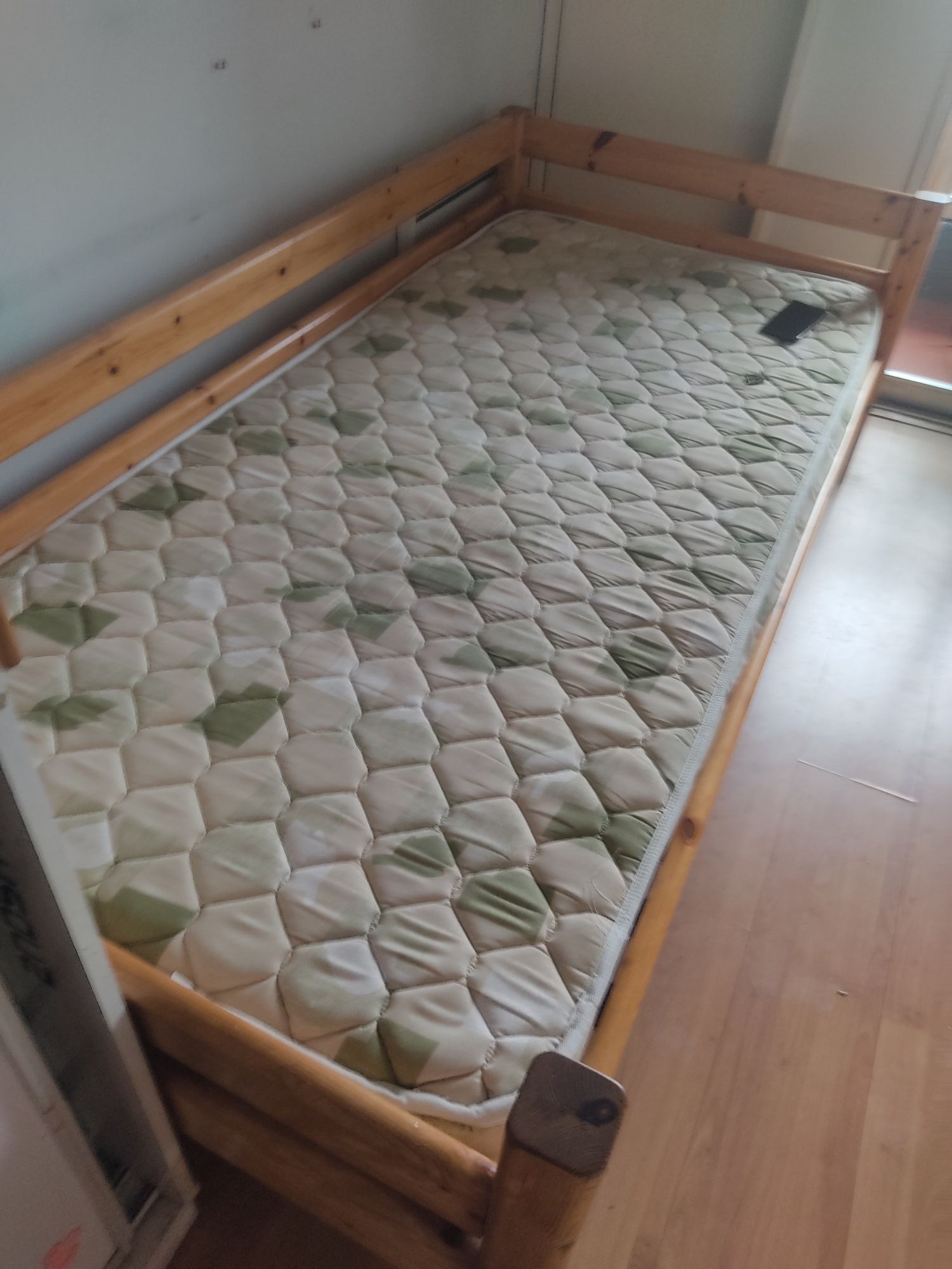 Cama Baixa preço fim de semana.