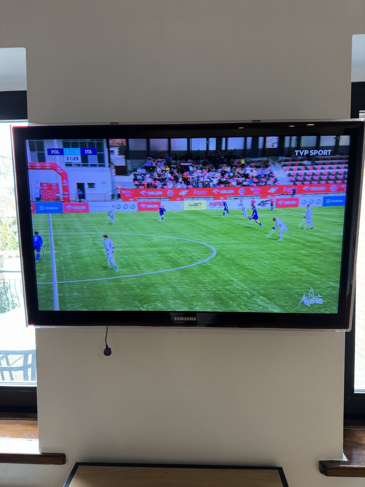 TV LED 40cali SAMSUNG plus głowica DVBT2