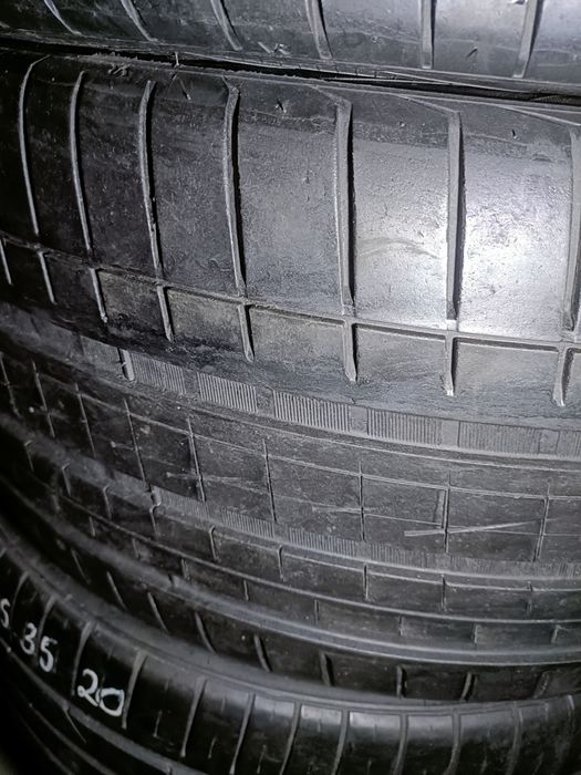 Pneus  275/35/20