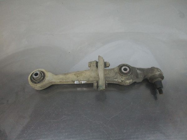 Braço de suspensão frente esquerdo VOLKSWAGEN Passat (3B3)