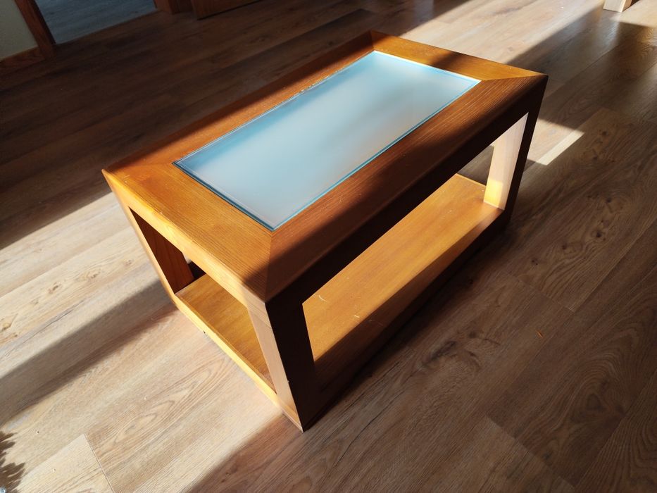 Mesa de centro de sala em cerejeira