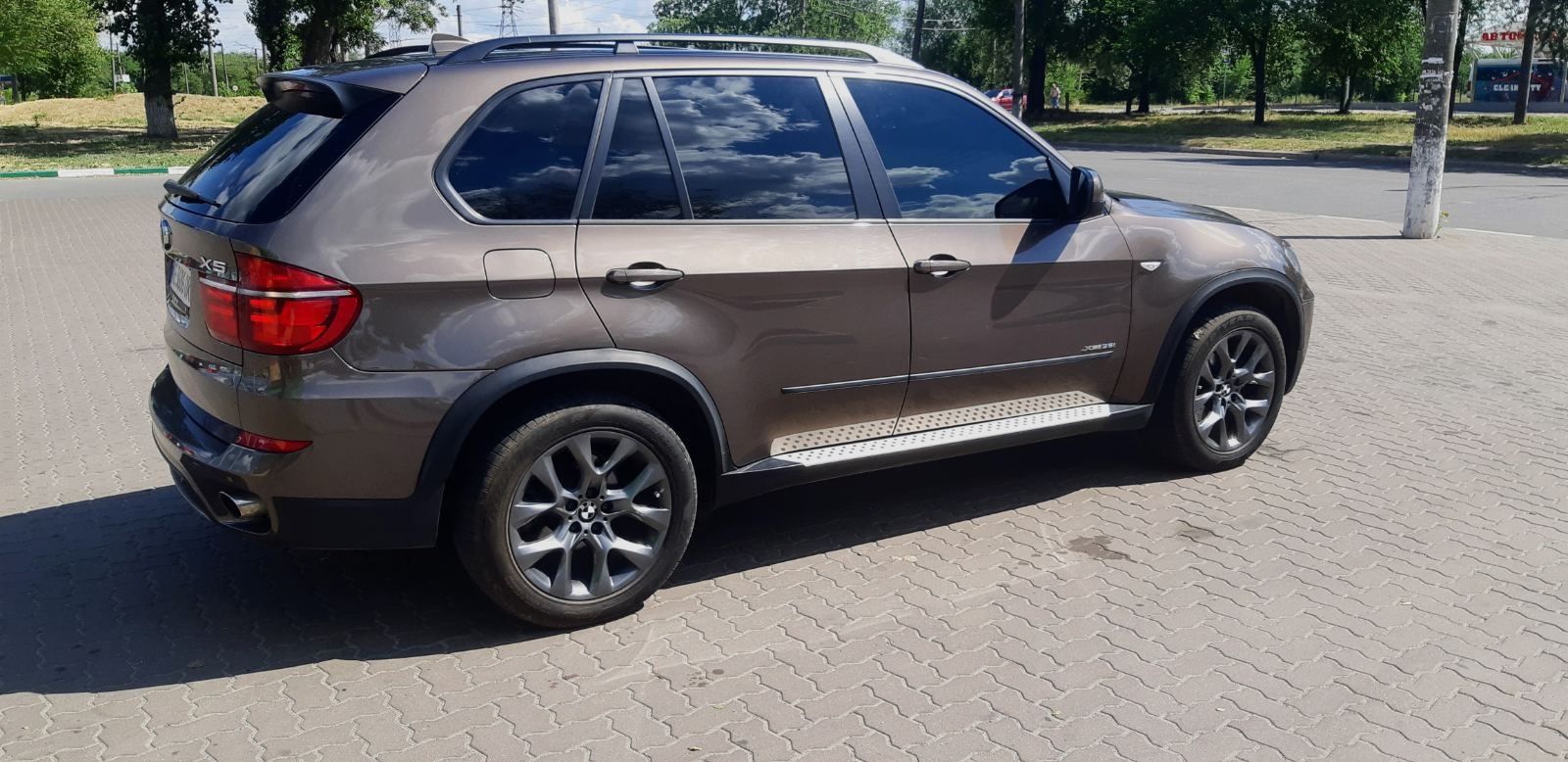 Автомобиль BMW X5