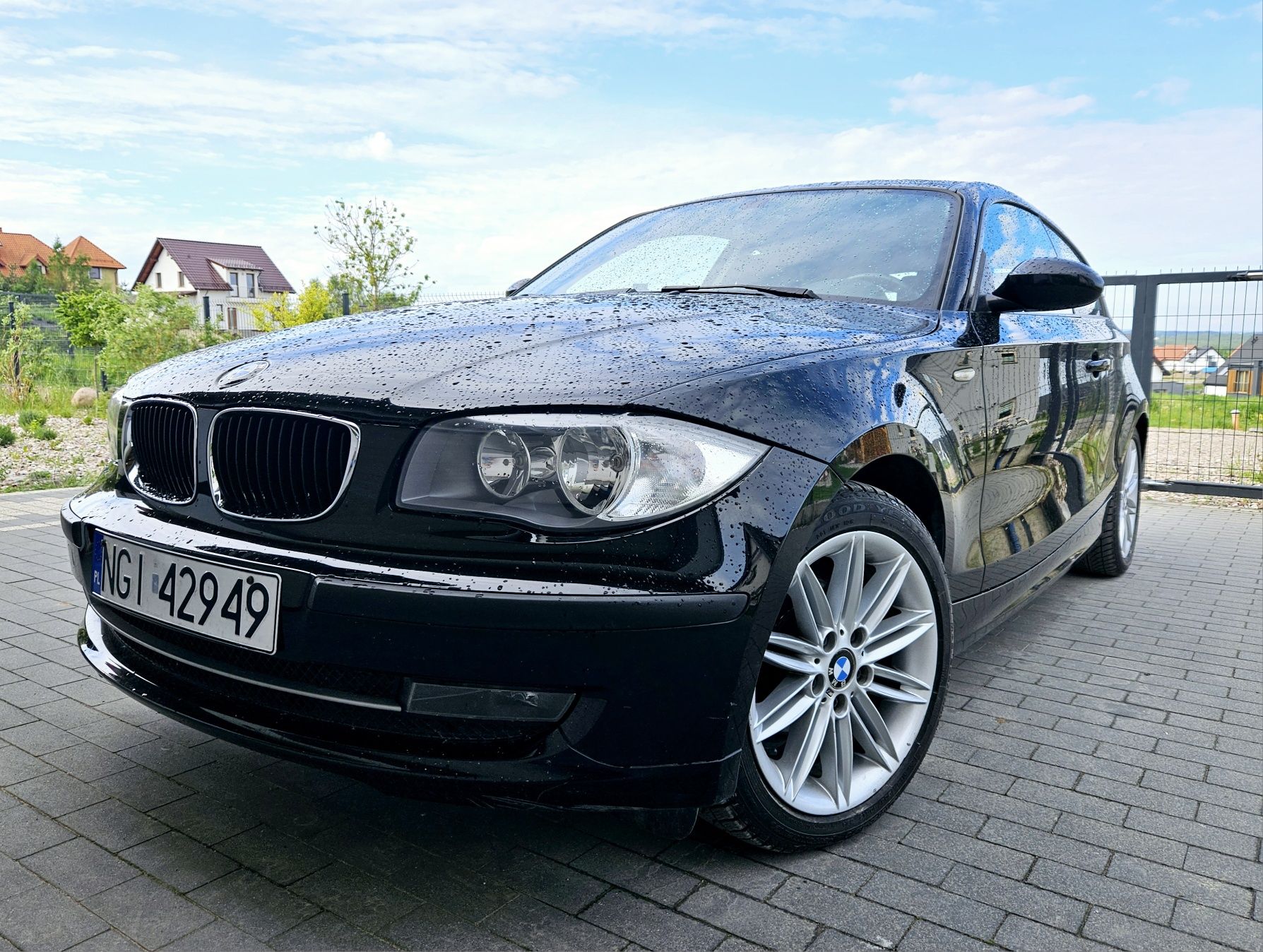 Piękne Bmw 116i z bardzo niskim przebiegiem