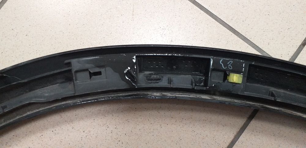 Продам накладку на крыло VOLVO ХС90 левая зад