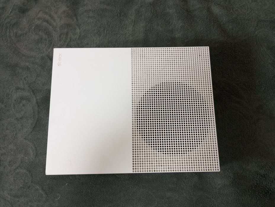 Продам XBOX one s 1 tb