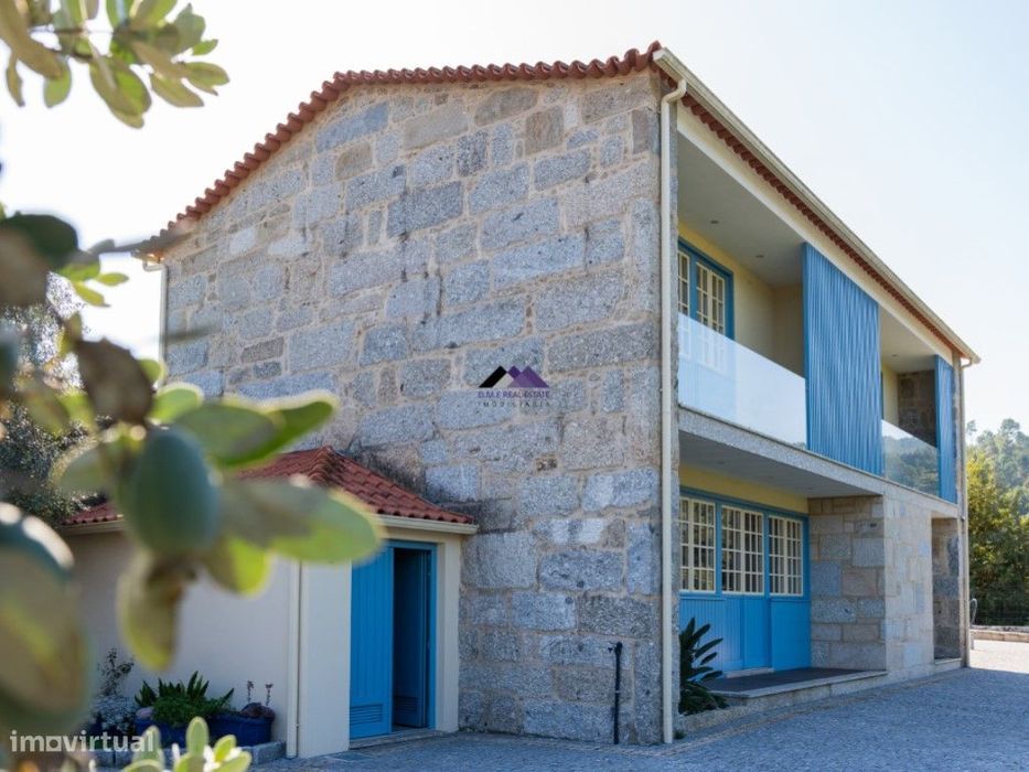 Moradia V2 com 2 Suites e Estacionamento