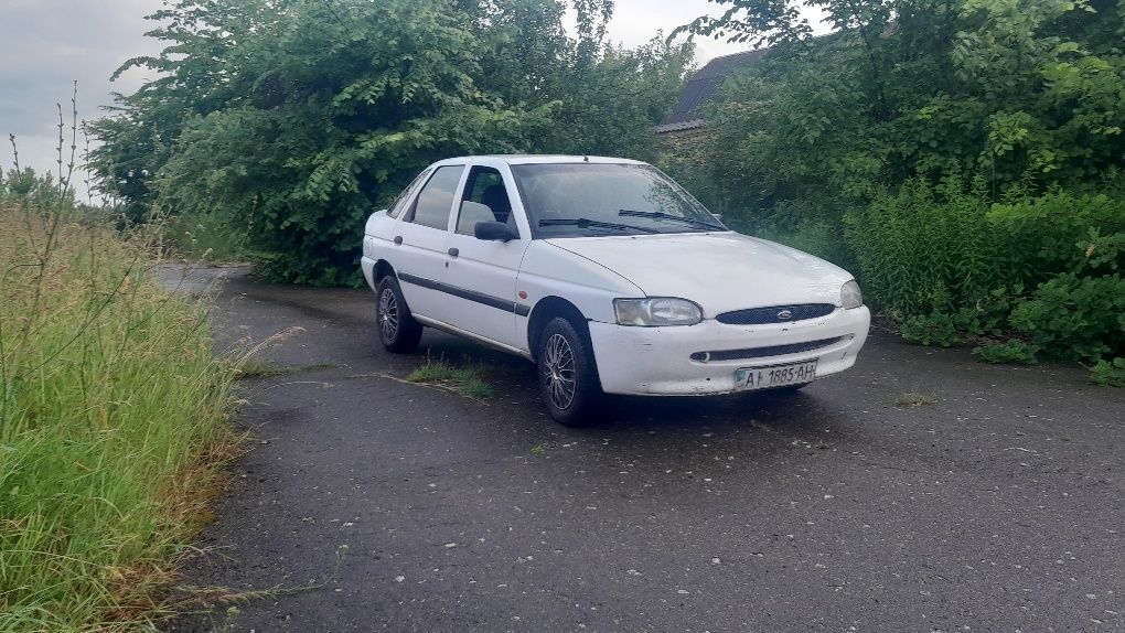 Продам Ford Escort 1.3 бензин, 1998 року